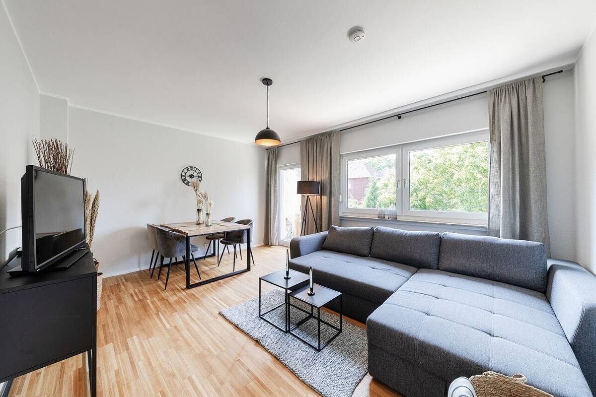 3 Zimmer // Küche // Bad // Balkon direkt am Schlossgarten! – 48149 Münster – Bild 1 von 9