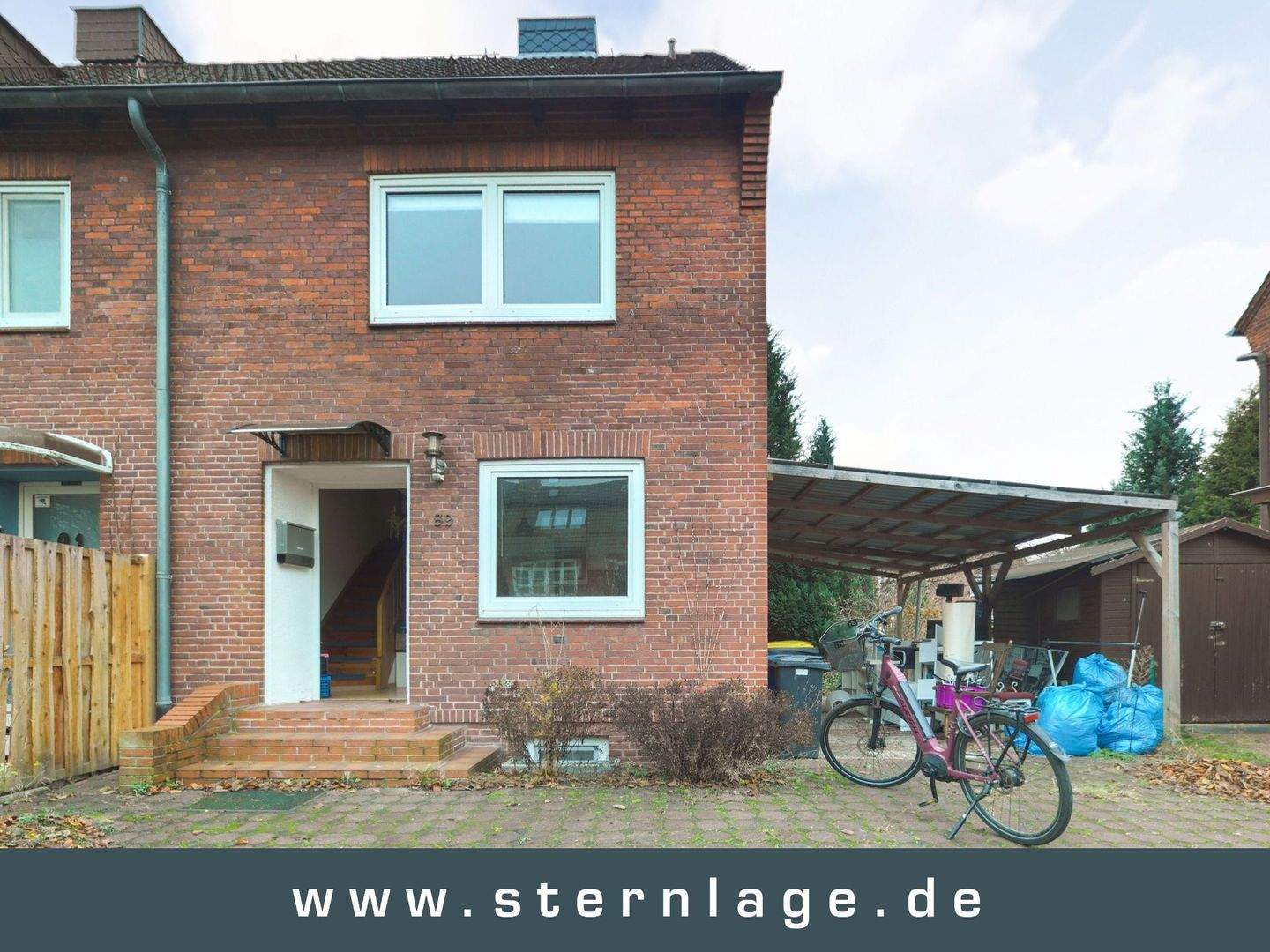 Neumünster : Handwerker aufgepasst! Reihenendhaus mit 4-Zimmern und großzügigem Garten – Neumünster – Bild 1 von 9