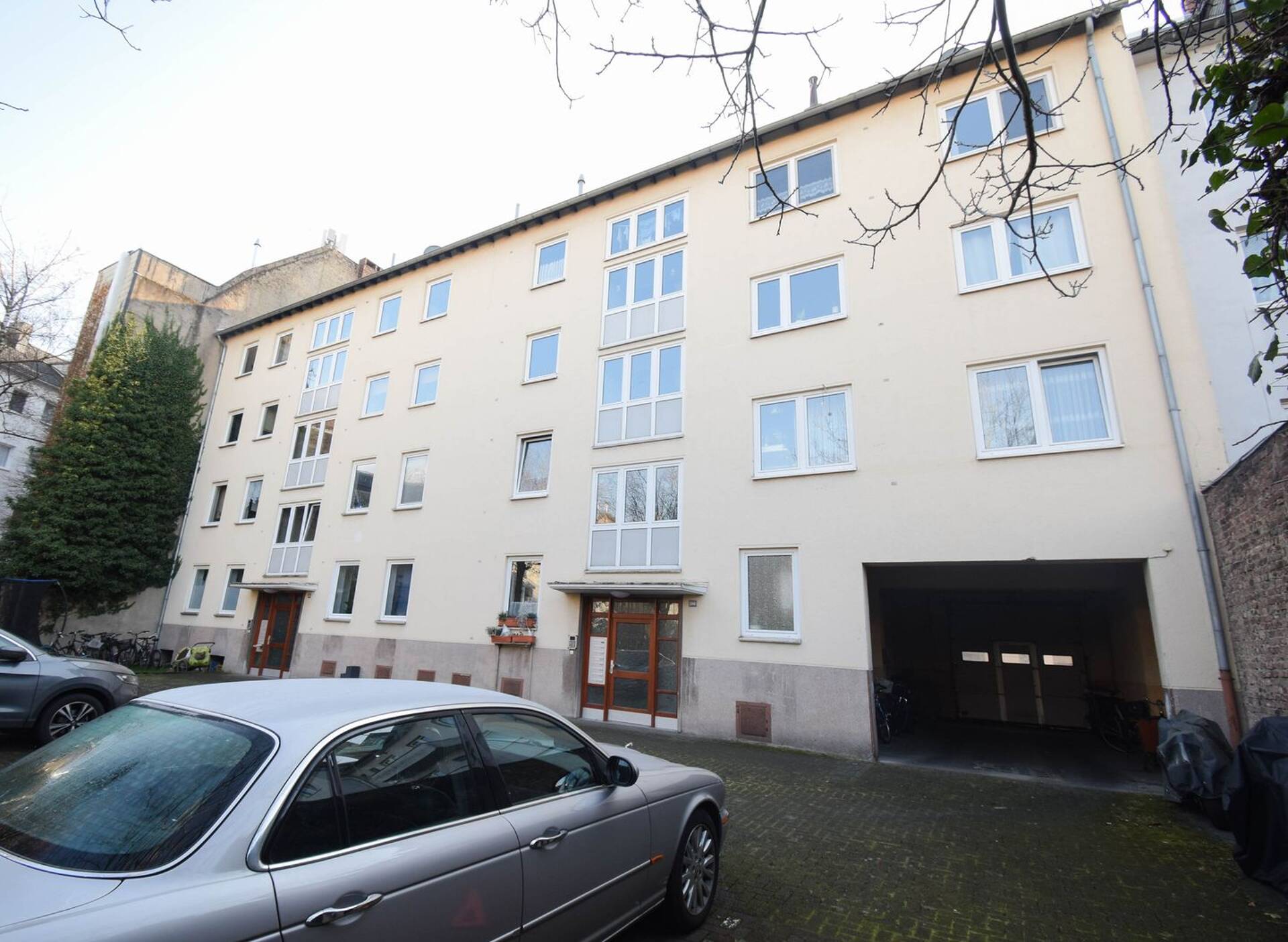 Etagenwohnung in 50733 Köln mit 67,99 m² kaufen