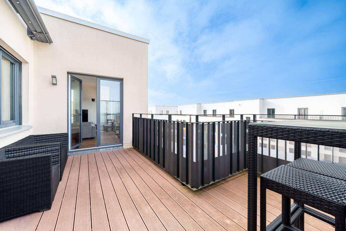 ?? Urbanes Neubau-Penthouse in Friedrichshain - Helle 3 Zi Whg mit 2 Blk, Aufzug, Kamin & Tiefgarage – Berlin – Vorschaubild 2