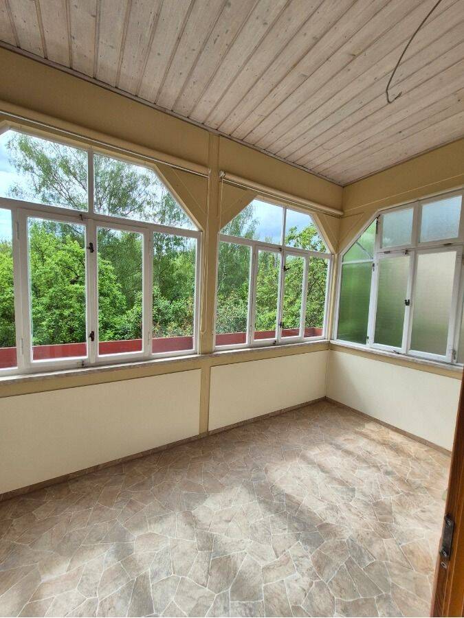 4-Zi-Mietwohnung mit Wintergarten in der Schwarzburger Chaussee zu vermieten !