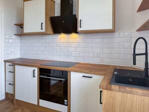 Lichtdurchflutete 4,5-Zimmer-Wohnung | Hochwertig kernsaniert | Echtholzböden | Massivholzküche | Walk-In Dusche - WG geeignet – 24837 Schleswig – Vorschaubild 9