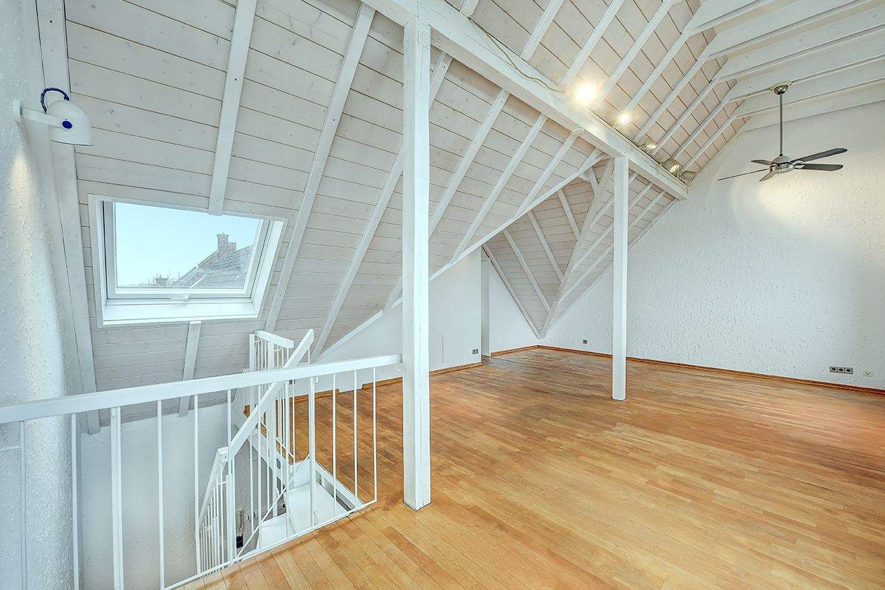 Maisonette mit Loftcharakter - außergewöhnliches Wohnen über den Dächern von Düsseldorf-Wersten – Düsseldorf – Vorschaubild 3