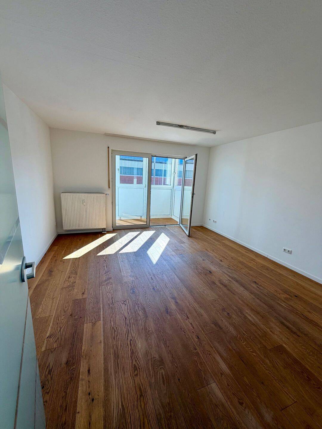 Top 2-Zi-Whg. mit Loggia und nagelneuer Küche, provisionsfrei – Nürnberg – Vorschaubild 5