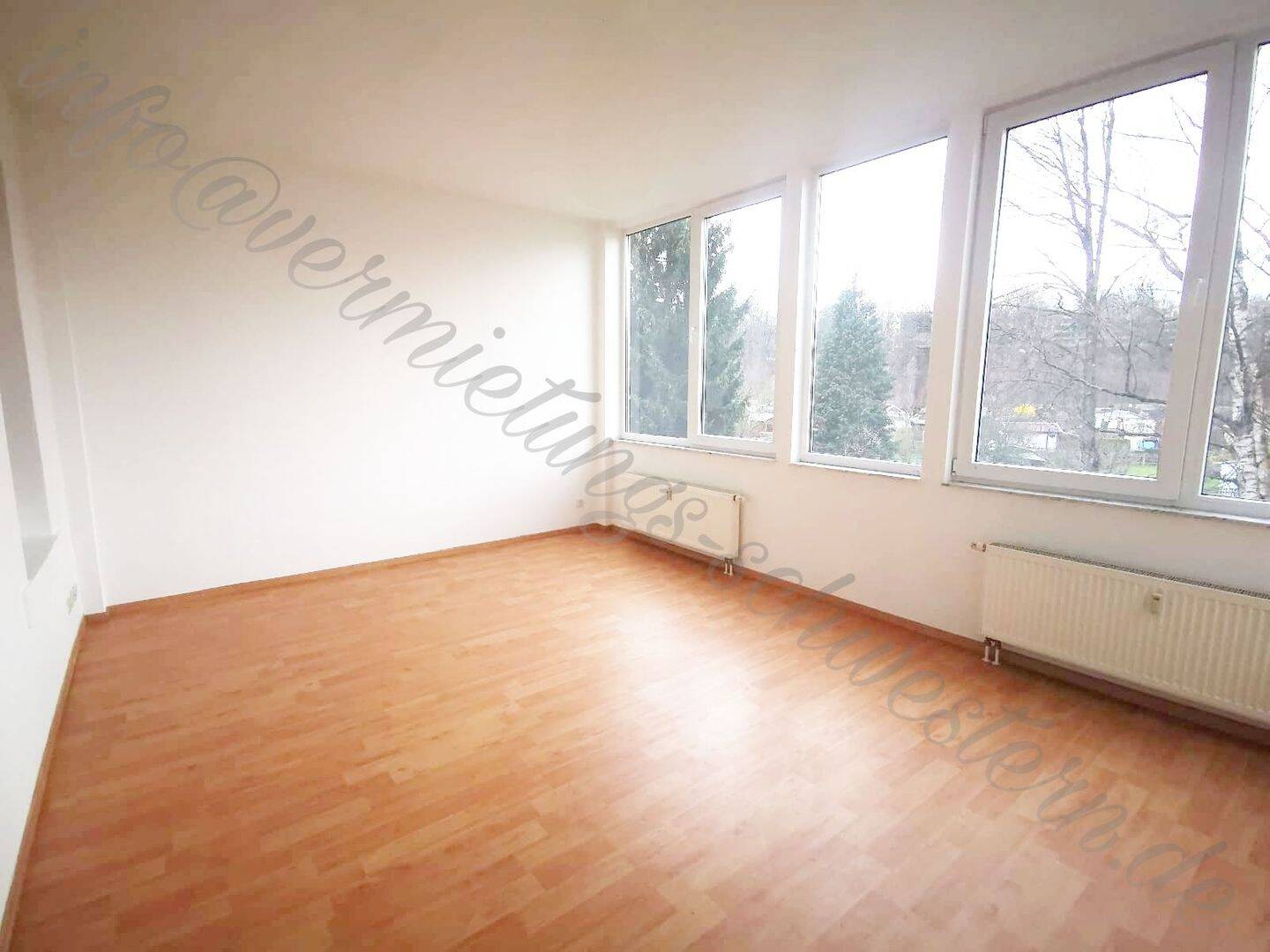 3 Zimmer- besonderes geschnittene Altbauwohnung in ruhiger Lage mit viel Platz – Chemnitz – Vorschaubild 8