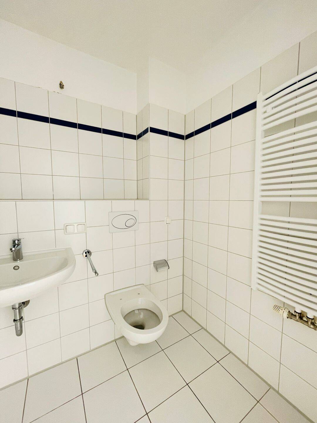 Helle 3-Zimmer-Wohnung mit Balkon nahe Dutzendteich und Luitpoldhain – Nürnberg – Vorschaubild 9