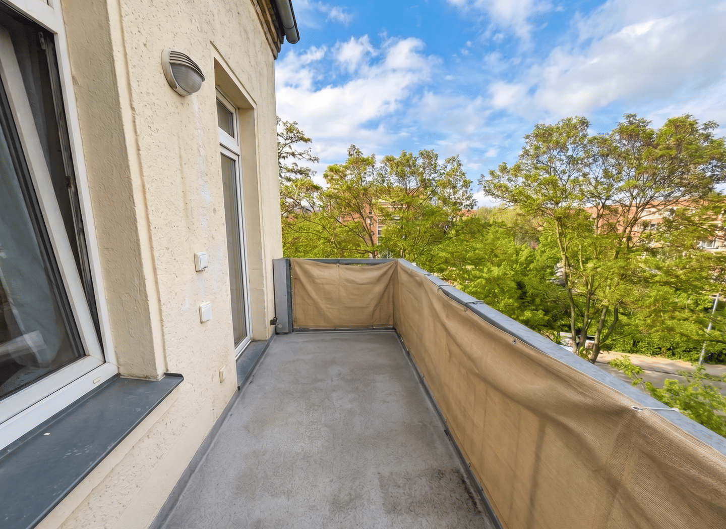 Wertbeständiger Altbau: 2-Zimmer-Wohnung mit Balkon in Leipzig-Volkmarsdorf! – Leipzig – Vorschaubild 2