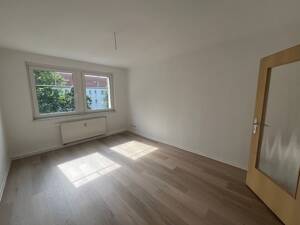 Apartment zum wohlfühlen, deine neue 1 Zimmer Wohnung | EBK auf Wunsch – 8066 Zwickau – Vorschaubild 1