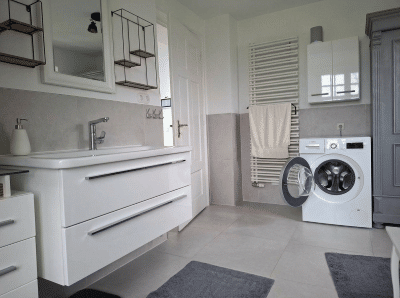 Exklusive vollmöbilierte Wohnung in sanierter Jugendstilvilla – München Lochhausen – München – Vorschaubild 3