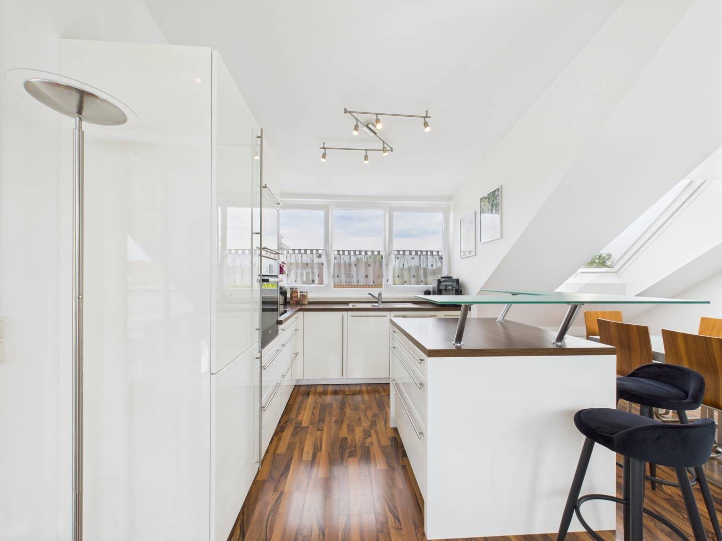 Wunderschöne Dachgeschosswohnung mit Süd-Loggia in München-Untermenzing – München – Vorschaubild 6