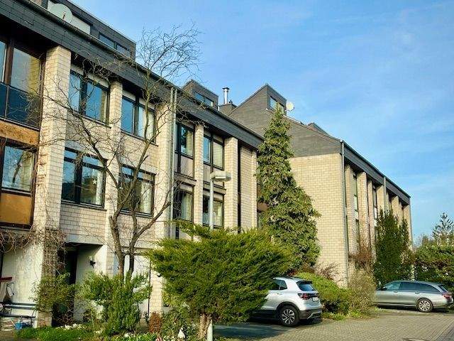 Geringe Erbpacht! Idyllisches Reihenmittelhaus mit viel Platz für Familien!