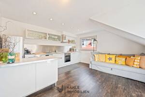 Moderne Dachgeschosswohnung mit Blick auf die Burg Stettenfels zu verkaufen! – 74199 Untergruppenbach – Vorschaubild 2