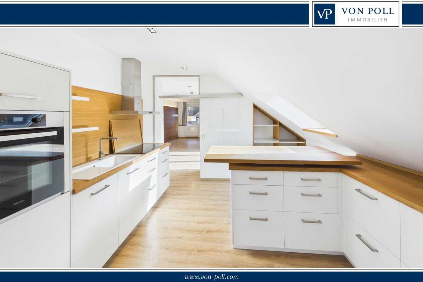 Bielefeld am Musikerviertel: Exklusive Maisonette-Wohnung mit Einbauküche | Aufzug | Sauna & Loggia