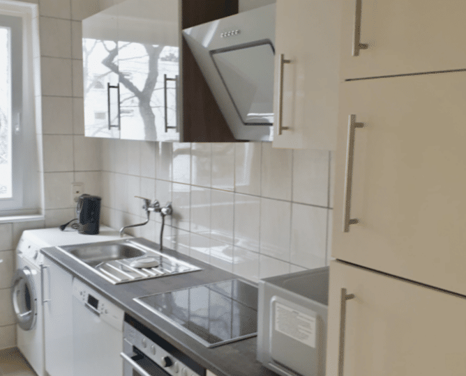 HELLE WOHNUNG MIT LOGGIA & BLICK INS GRÜNE - GUTER SCHNITT - BEZUGSFREI AB 07/2026 – Berlin – Vorschaubild 4