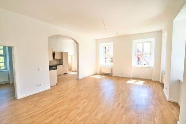 Wohnung EG / 141,86 m² / 3,5 Zimmer mit EBK / 2 Terrassen