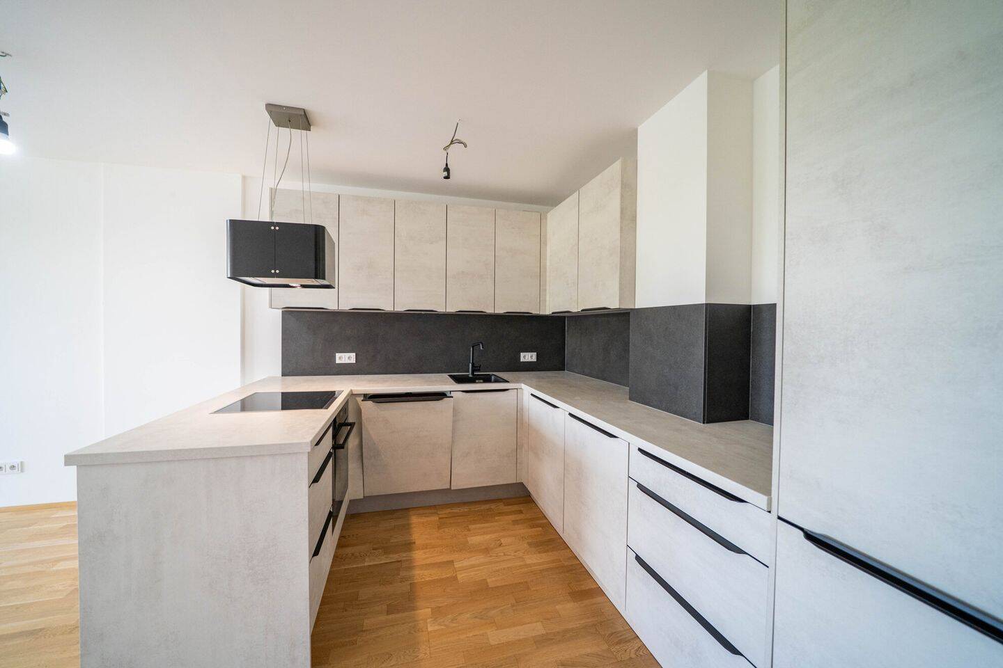 Helle 2-Zimmer-Wohnung mit hochwertiger Einbauküche – Regensburg – Vorschaubild 2