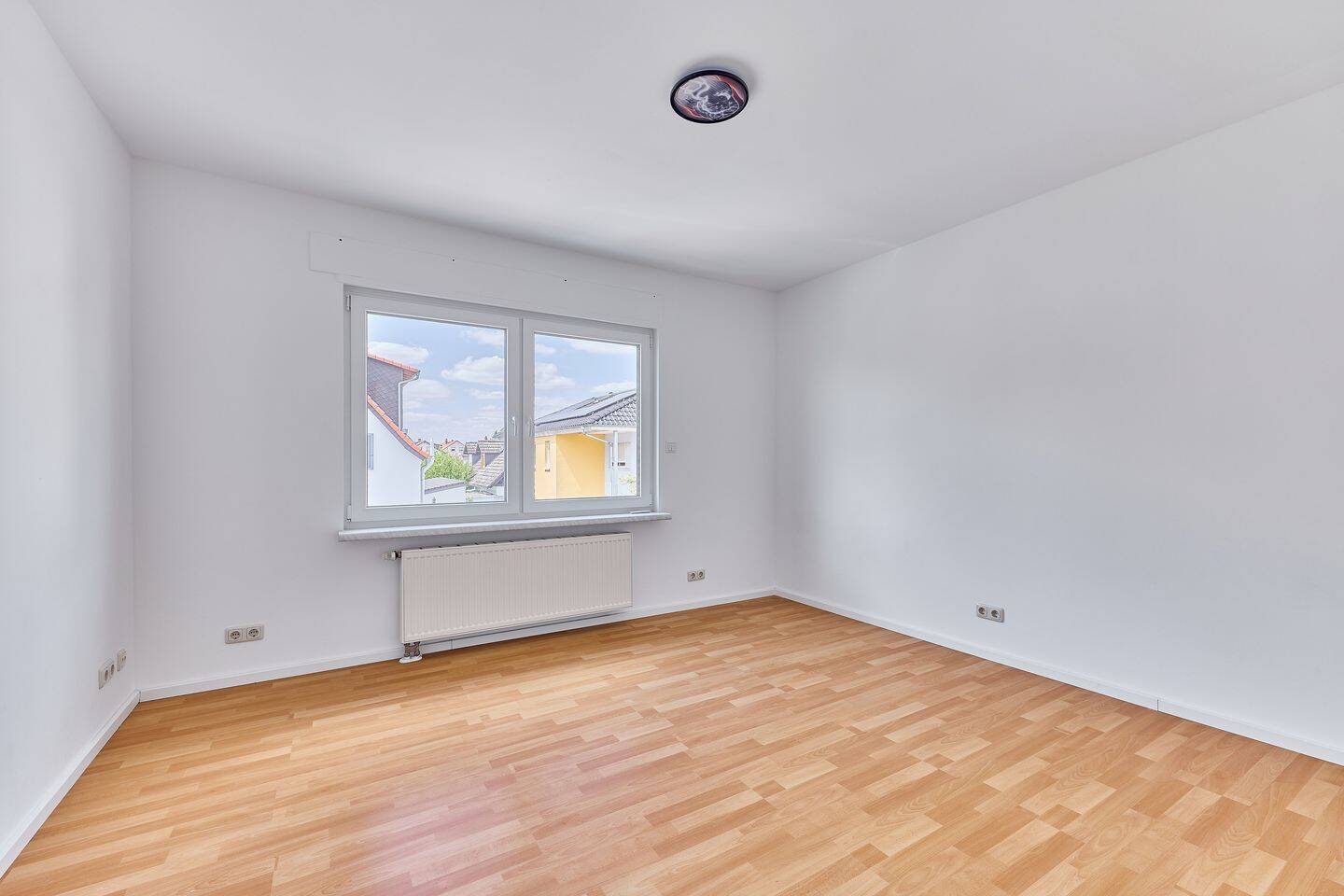 Helle 3,5-Zimmerwohnung mit Balkon in gepflegtem Dreifamilienhaus – Griesheim – Vorschaubild 6