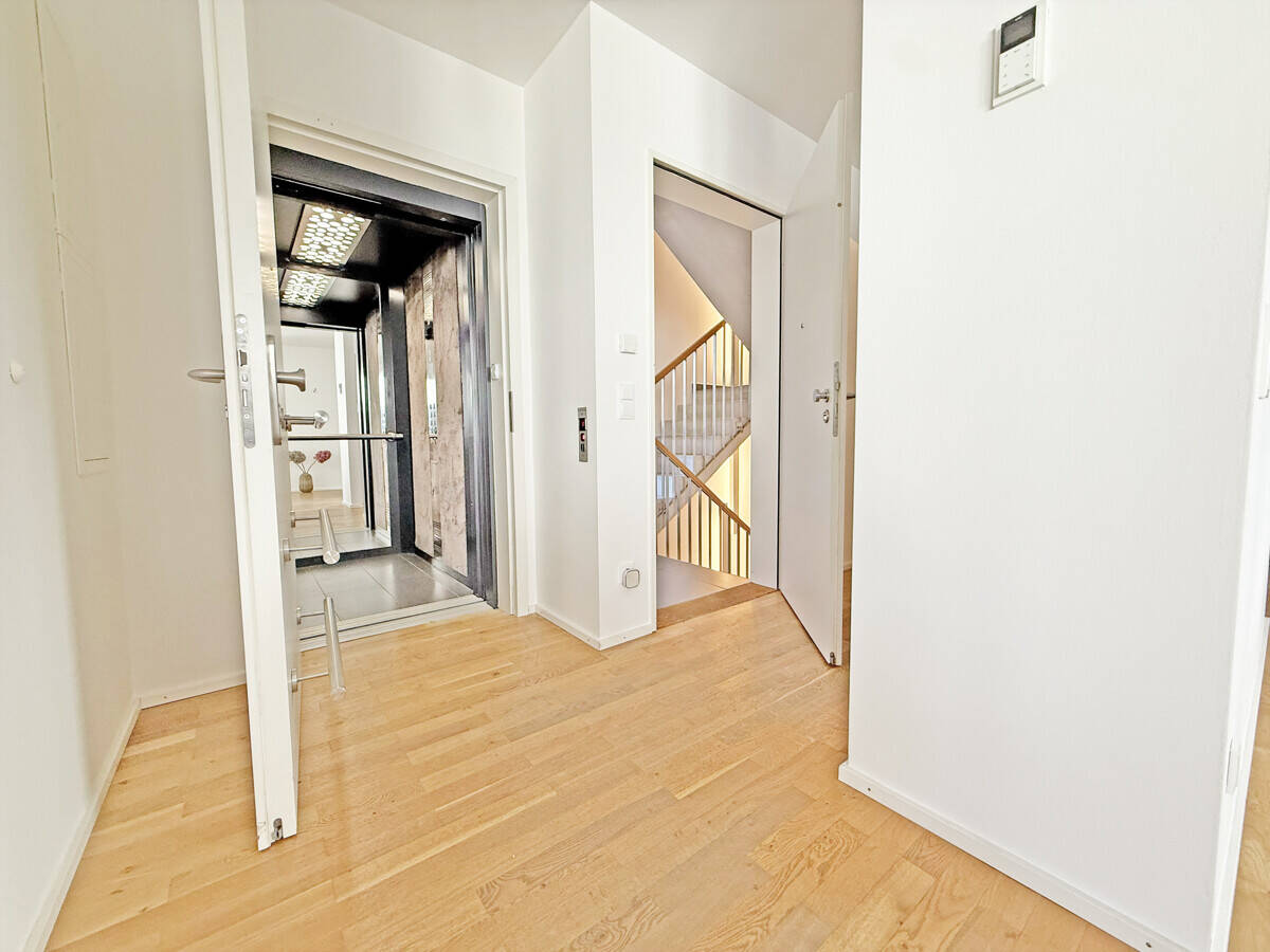 Nähe Theresienwiese - Moderne Maisonette mit 2 Balkonen, Terrasse & Lift direkt in die Wohnung – München – Vorschaubild 6