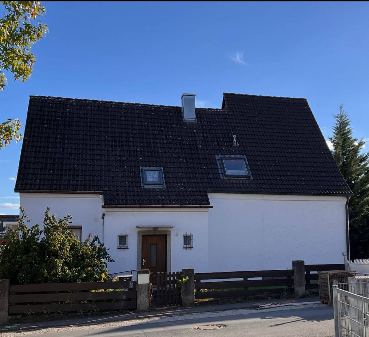ALTERLANGEN! REIZVOLLES BAUGRUNDSTÜCK MIT ALTBESTAND – 91056 Erlangen – Bild 1 von 2