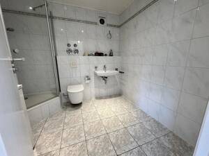 Perfekt für Familie oder WG, Renovierte 3-Zimmer-Wohnung – 93057 Regensburg – Vorschaubild 7