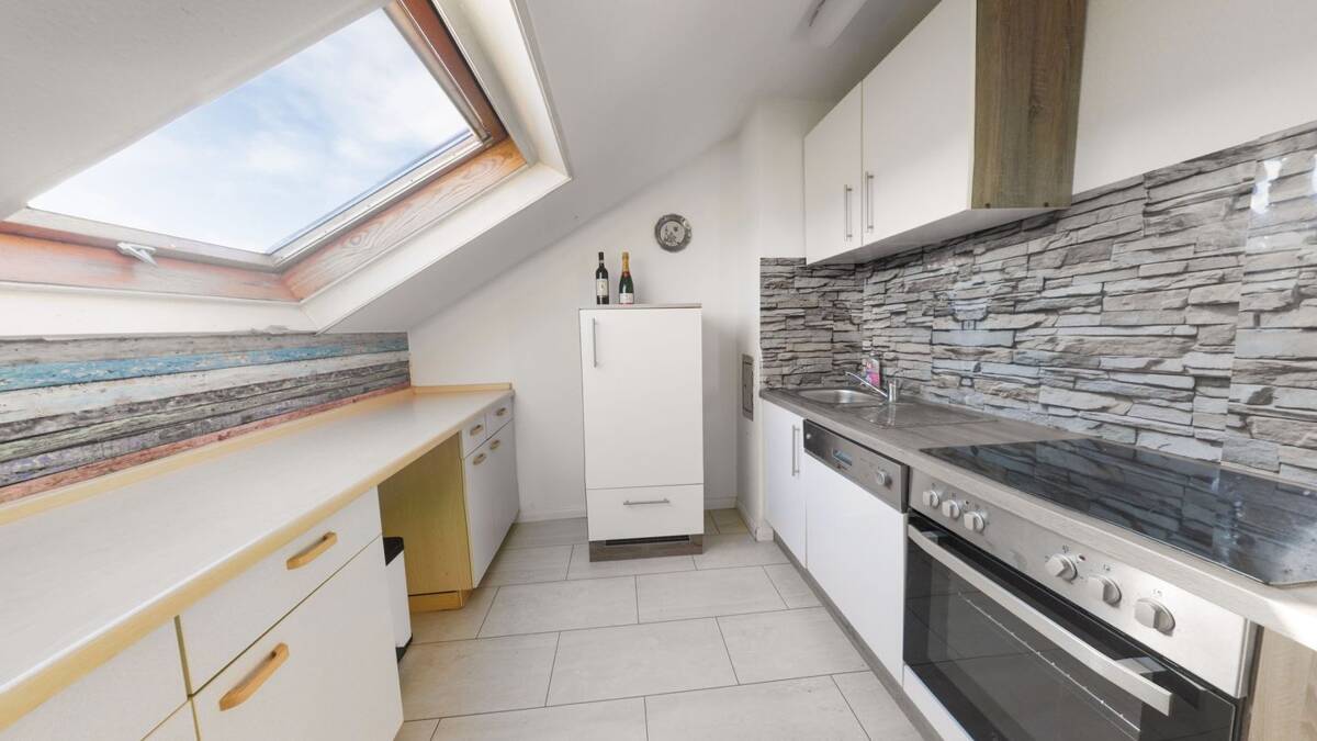 Charmante 2-Zimmer-Wohnung mit Balkon, Garage und Stellplatz – 71332 Waiblingen – Bild 1 von 4