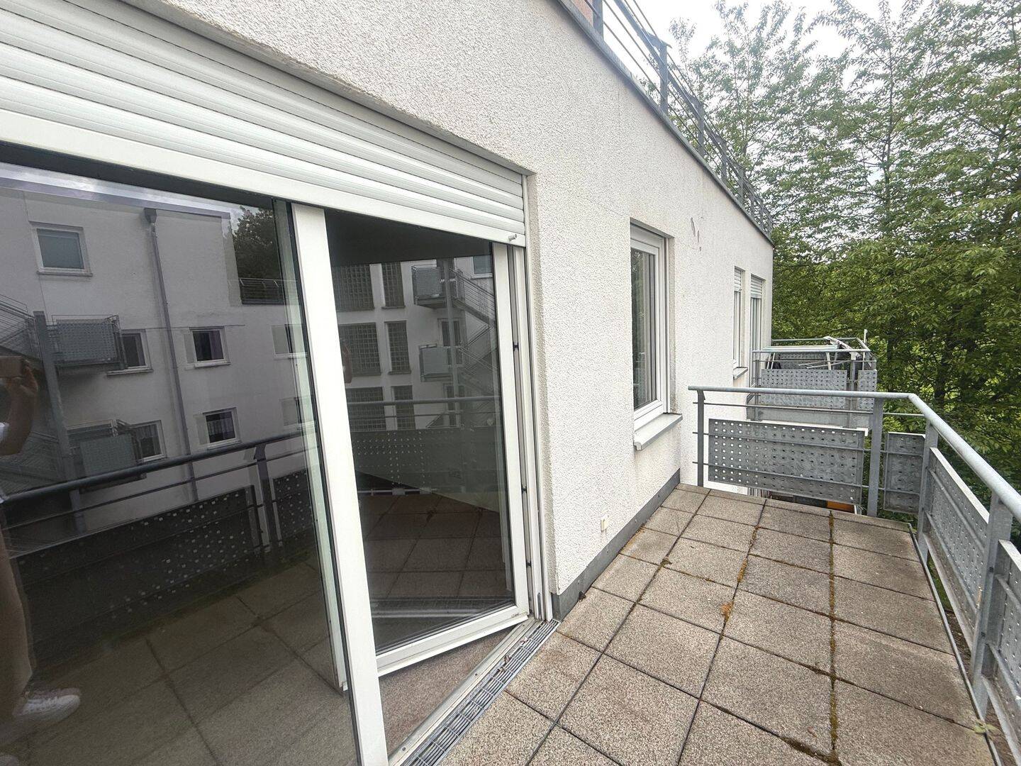 BARRIEREFREI - 2-RAUM- APARTMENT MIT BALKON - SENIOR LIVING - – Chemnitz – Vorschaubild 2