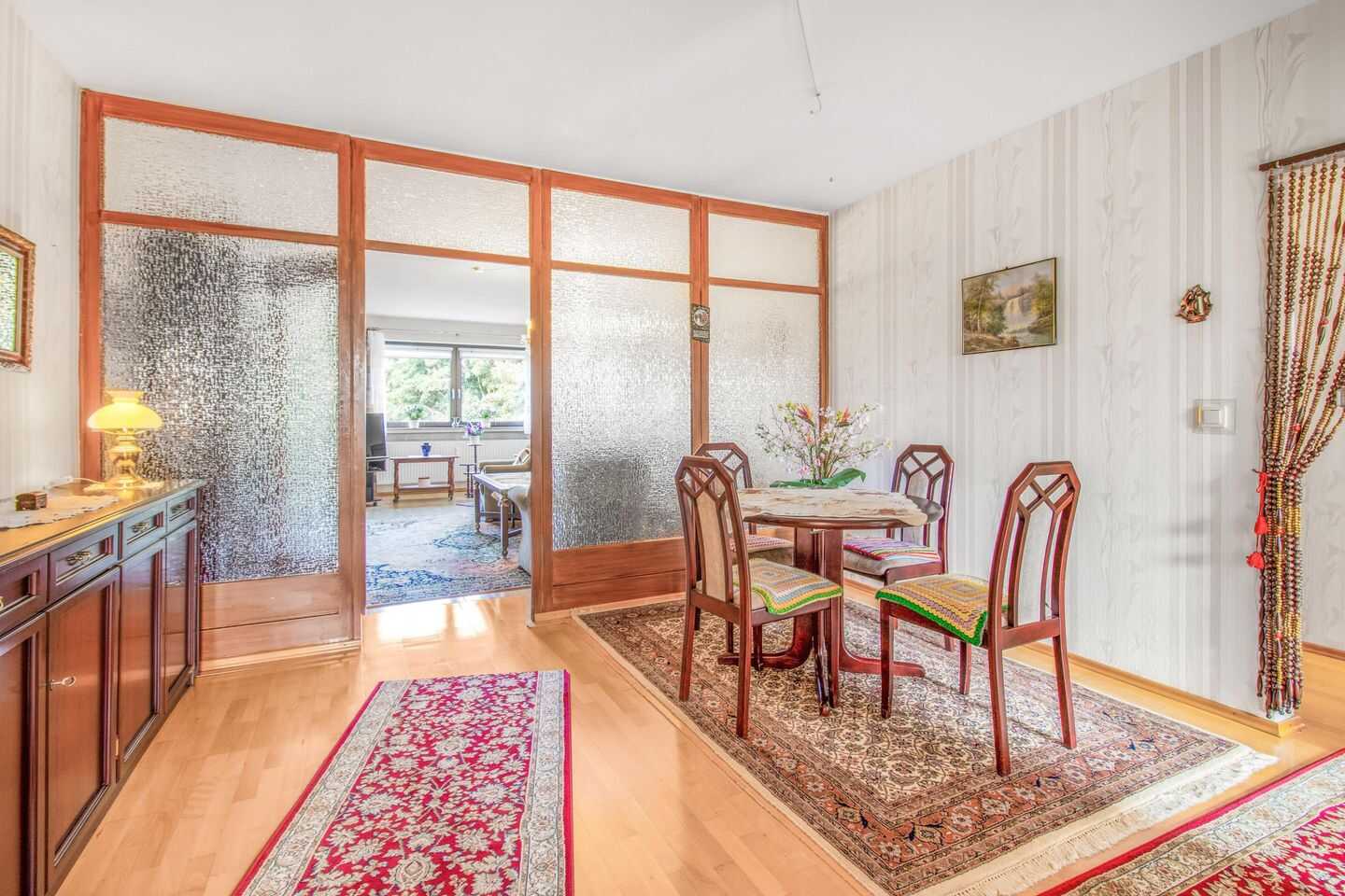 Exklusives Wohnen in Bremen-Lesum: Geräumige 4-Zimmer-Wohnung mit Tiefgarage, Schwimmbad & Sauna – Bremen – Vorschaubild 6