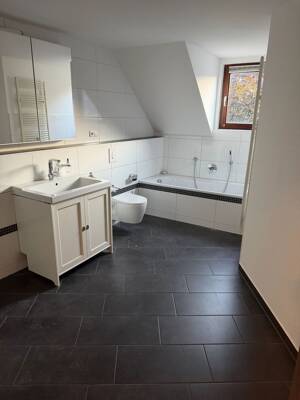 WBS-Wohnung: Schöne 3-Zimmer-Dachgeschosswohnung mit Balkon in Köln-Nippes – 50733 Köln – Vorschaubild 5