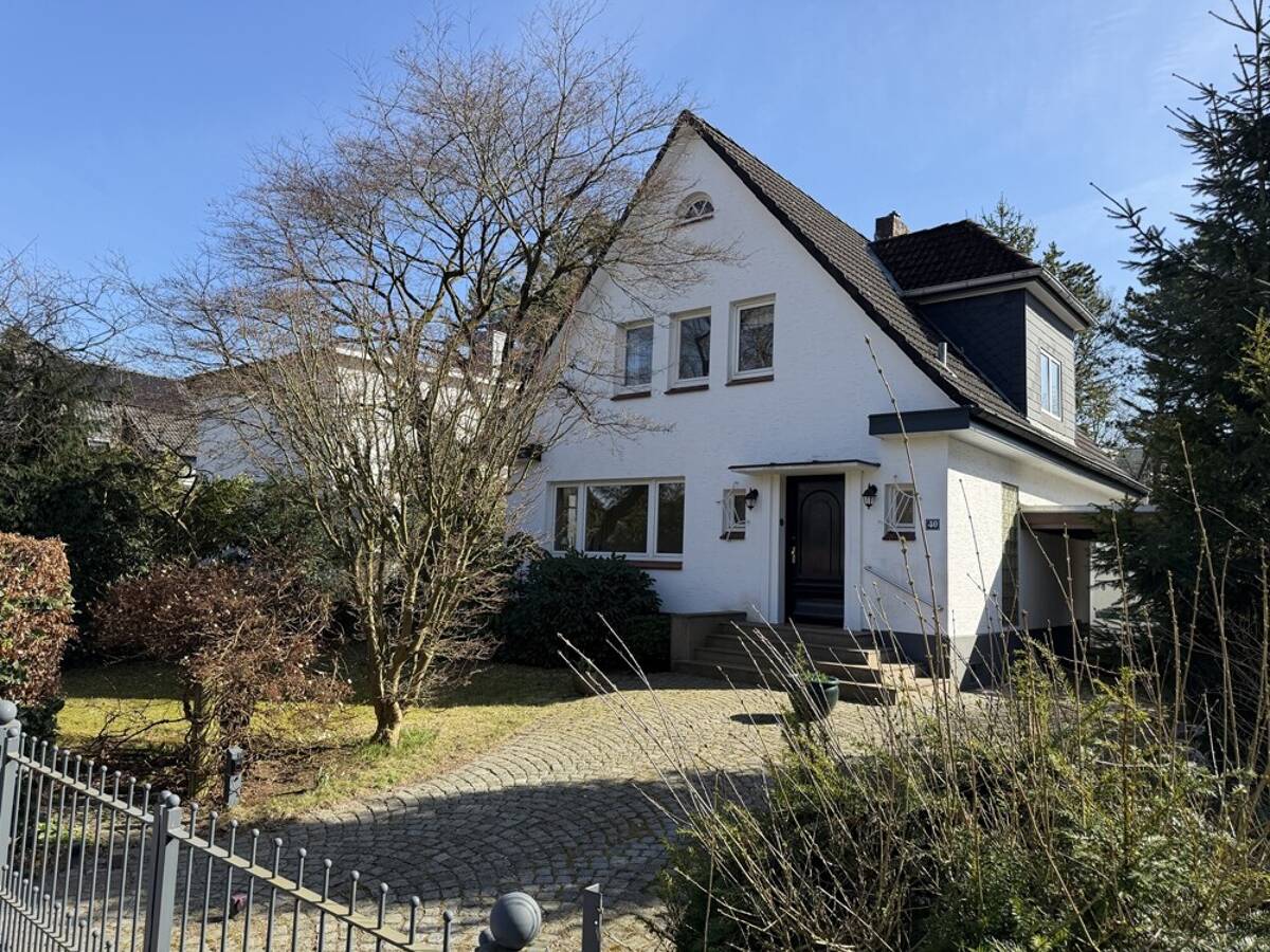 Charmantes Einfamilienhaus mit Potential in gefragter Lage von Blankenese – 22587 Hamburg – Bild 1 von 9
