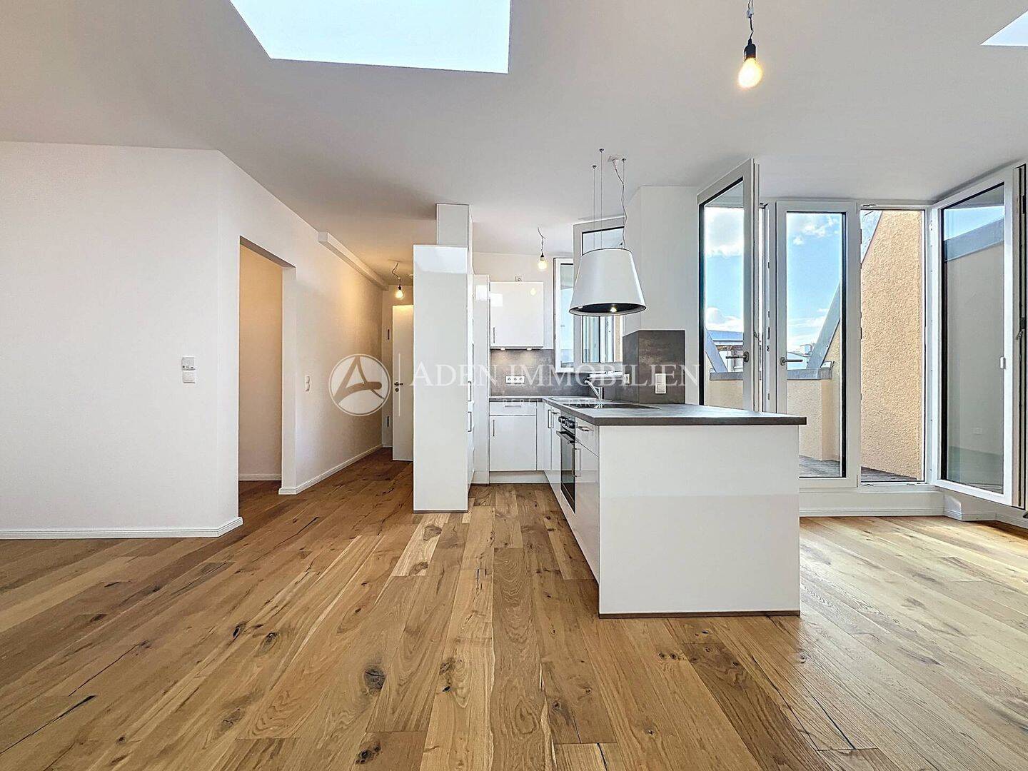 ...Erstbezug!... Neu Ausgebaute 4-Zimmer-Dachgeschosswohnung mit Terrasse, Aufzug & Gäste-WC – Berlin – Vorschaubild 9