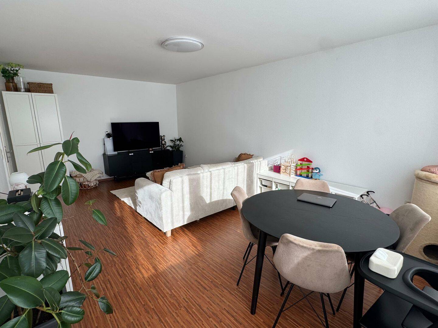 Attraktive 2-Zimmer-Wohnung mit Tiefgaragenstellplatz - Ihre Chance auf ein neues Zuhause! – Augsburg – Vorschaubild 3