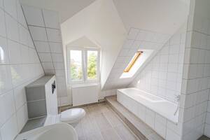 4-Zimmer-Altbauwohnung, 110 m², frisch renoviert, neue EBK und Gemeinschaftsgarten – 23554 Lübeck – Vorschaubild 7