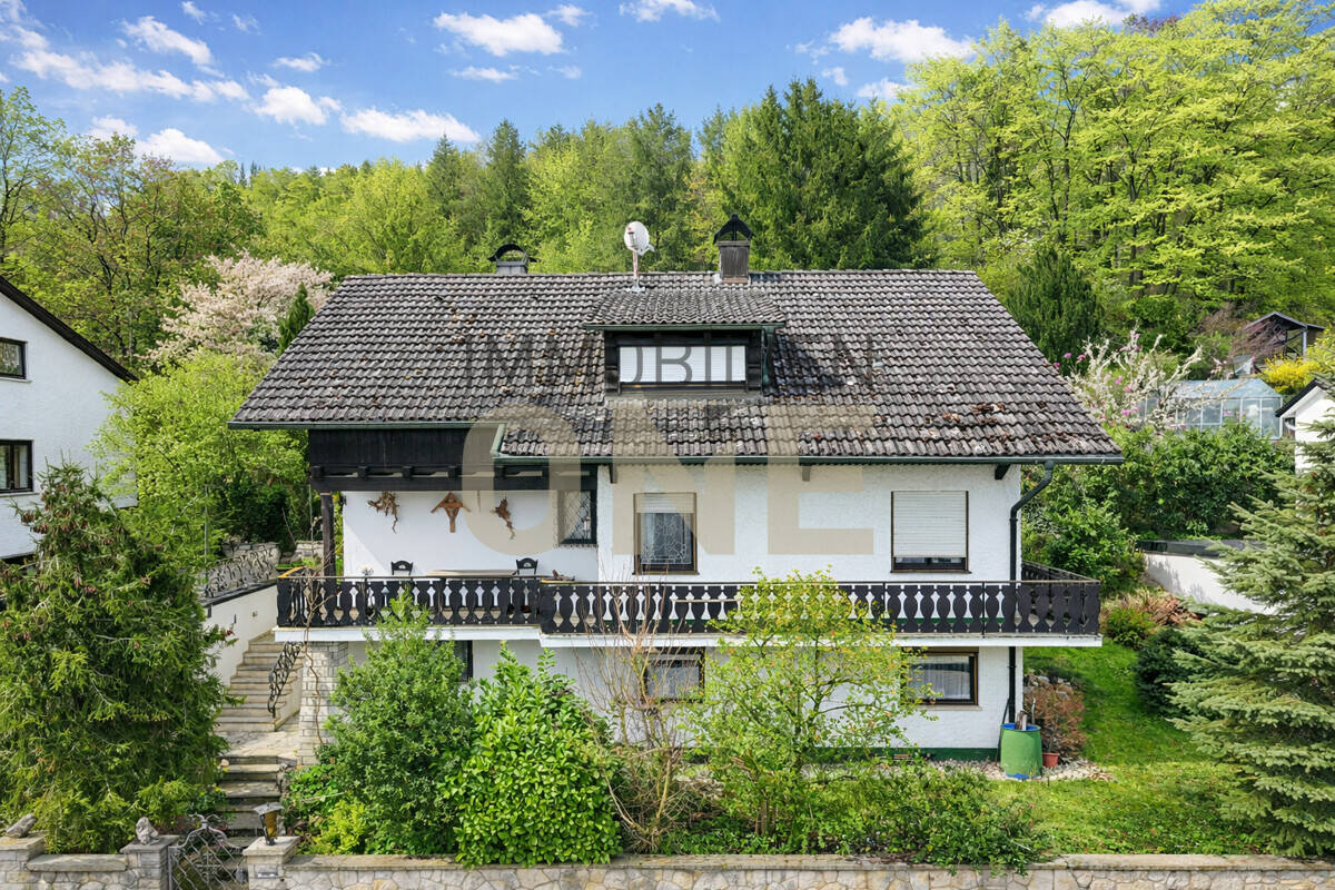 Einfamilienhaus mit Weitblick und rustikalem Charme – Saal an der Donau – Bild 1 von 9
