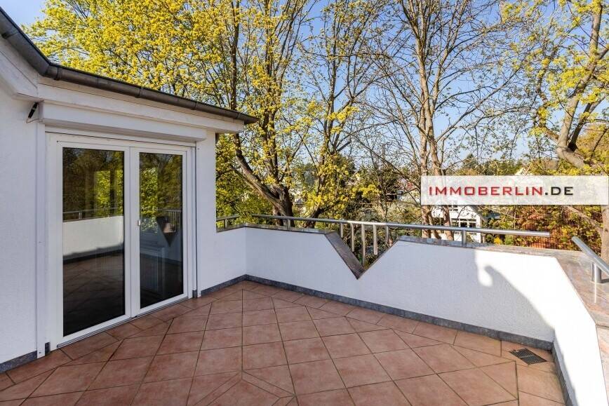 IMMOBERLIN.DE - Herrliche Aussichten! Dachgeschosswohnung mit privater Sonnenterrasse & Stellplatz – Berlin – Vorschaubild 6