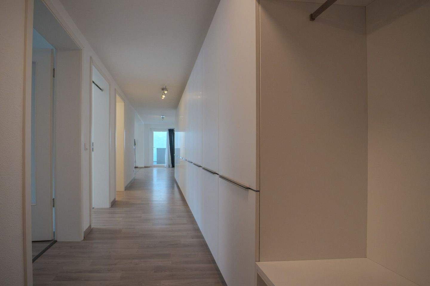 Urbanes Wohnen mit Stil: 128?m², Top-Lage & 2 Tiefgaragenplätze - ab sofort bei realunis – Mannheim – Vorschaubild 3
