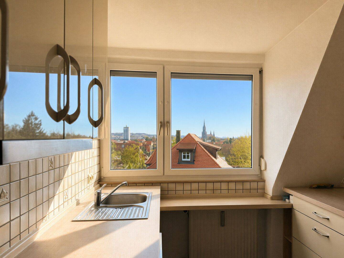 Wohnen mit Münsterblick - 3-Zimmer-Dachgeschosswohnung in ruhiger Wohnlage – Ulm – Vorschaubild 7