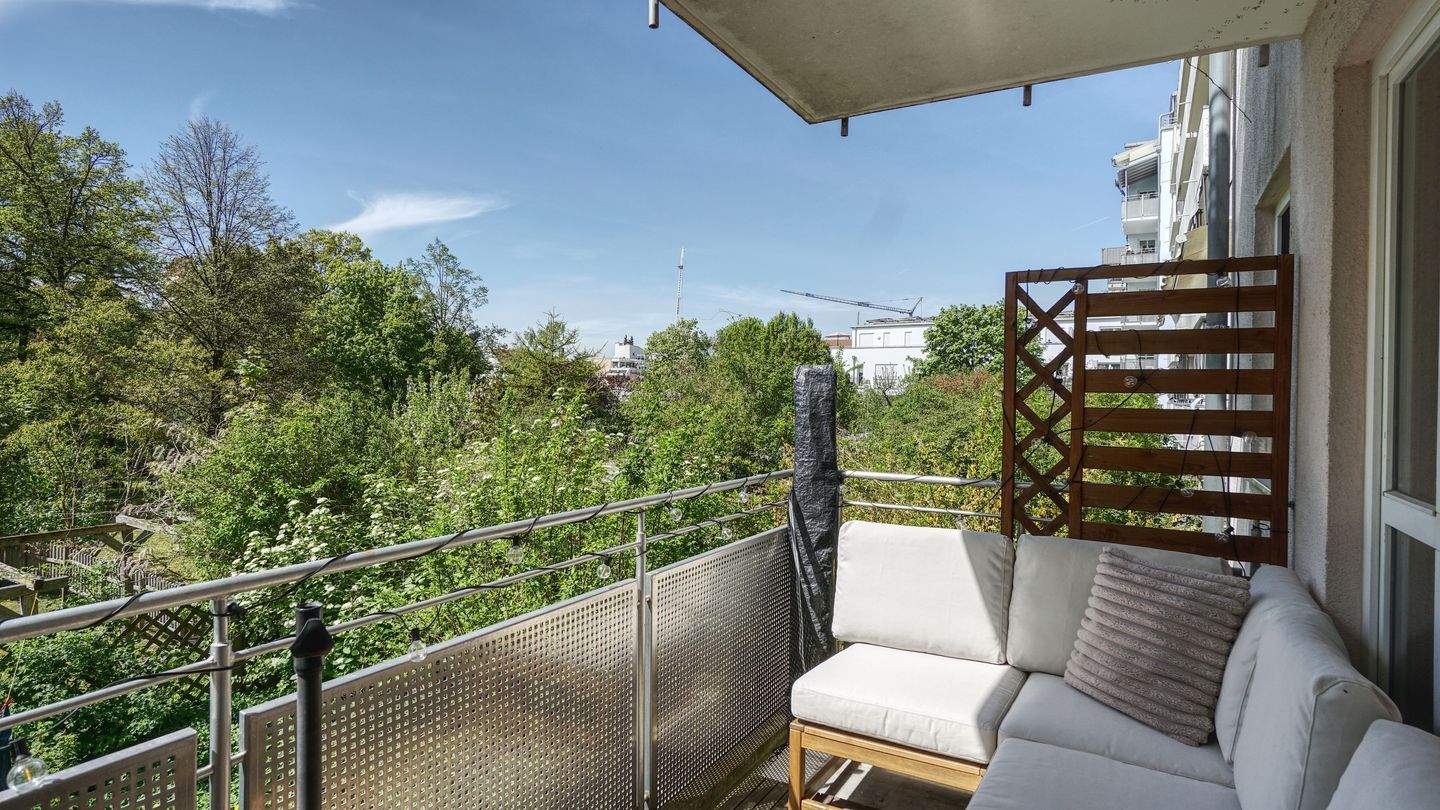 U3 direkt vor der Tür – 3-Zimmer-Wohnung mit 2 Balkonen & Gartenblick in München-Moosach (vermietet) – München – Vorschaubild 4