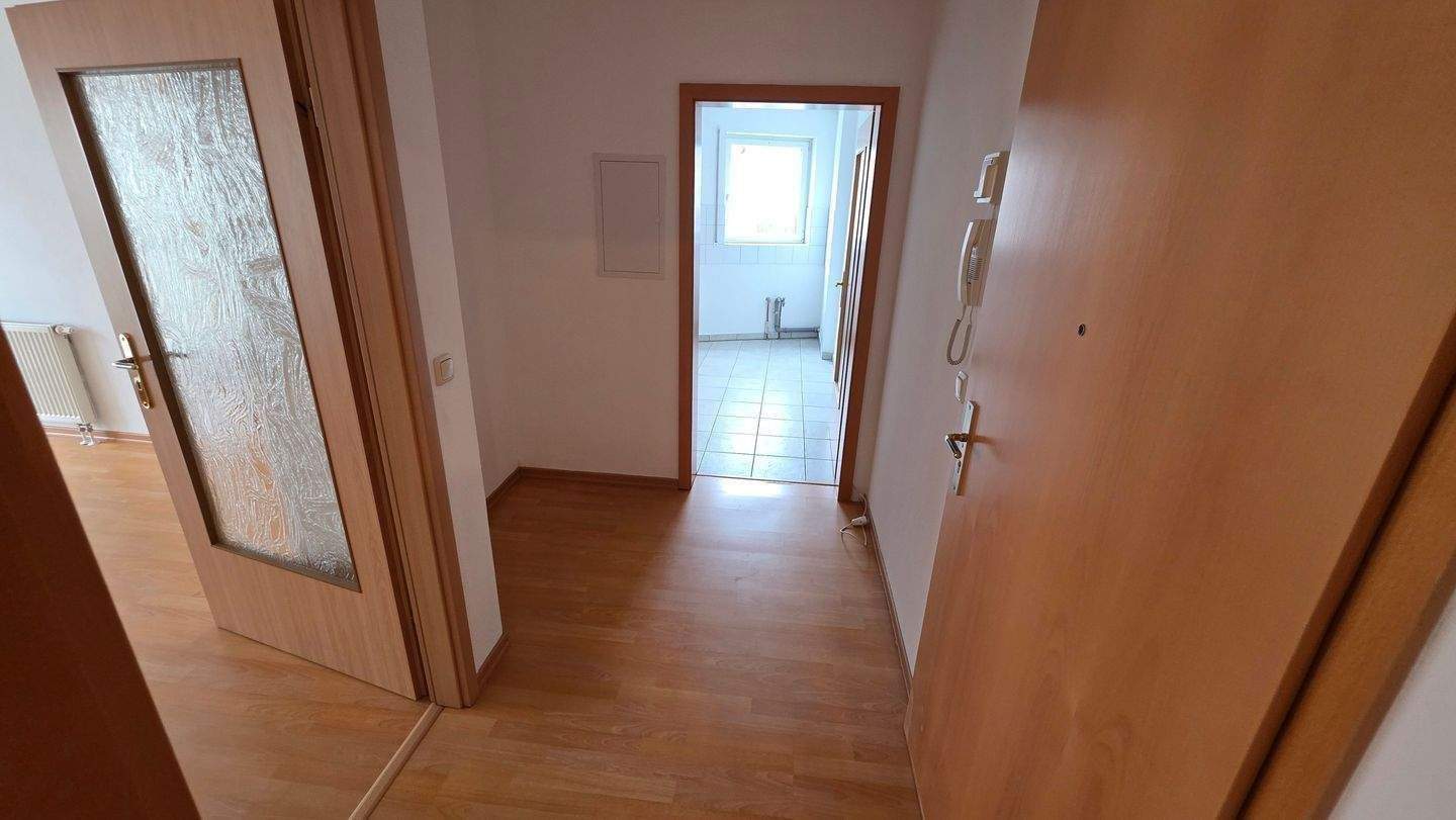 2 - Raumwohnung mit Balkon und Tiefgarage in Dresden-Gruna – Dresden – Vorschaubild 8