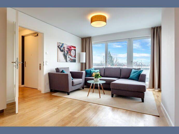 Möbliert: Top möblierte 4-Zimmer-Dachgeschosswohnung – München – Vorschaubild 2
