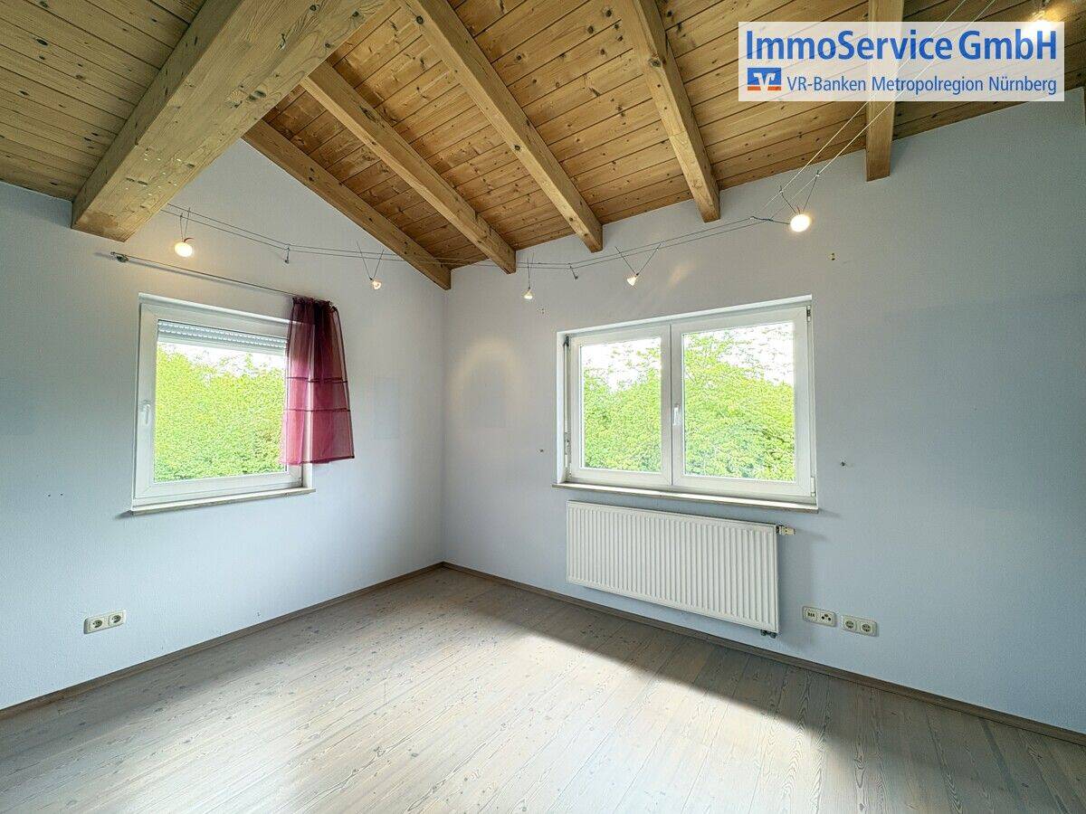 | FAMILIENGEEIGNET | vollunterkellertes REH mit 4-Zimmer auf ca. 119m² inkl. Garten und Garage – 91056 Erlangen – Bild 1 von 9