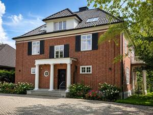 Hochwertig sanierte Obergeschoss-Wohnung in begehrter Lage mit Teil-Elbblick in den Hamburger Hafen – 22763 Hamburg – Vorschaubild 2