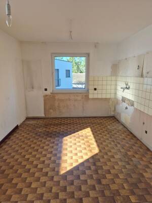 Großzügige 4-Zimmerwohnung mit Balkon in begehrter Wohnlage von Bonn-Röttgen! – 53125 Bonn – Vorschaubild 7