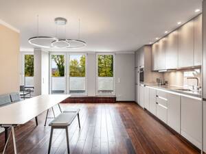 Stilvolle Wohnung mit drei Terrassen. Hell, hochwertig, weitblickend. – 81379 München – Vorschaubild 2