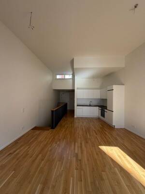 Moderne 3-Raum-Wohnung mit Einbauküche und Balkon direkt im Zentrum - Maisonette – 1067 Dresden – Vorschaubild 2
