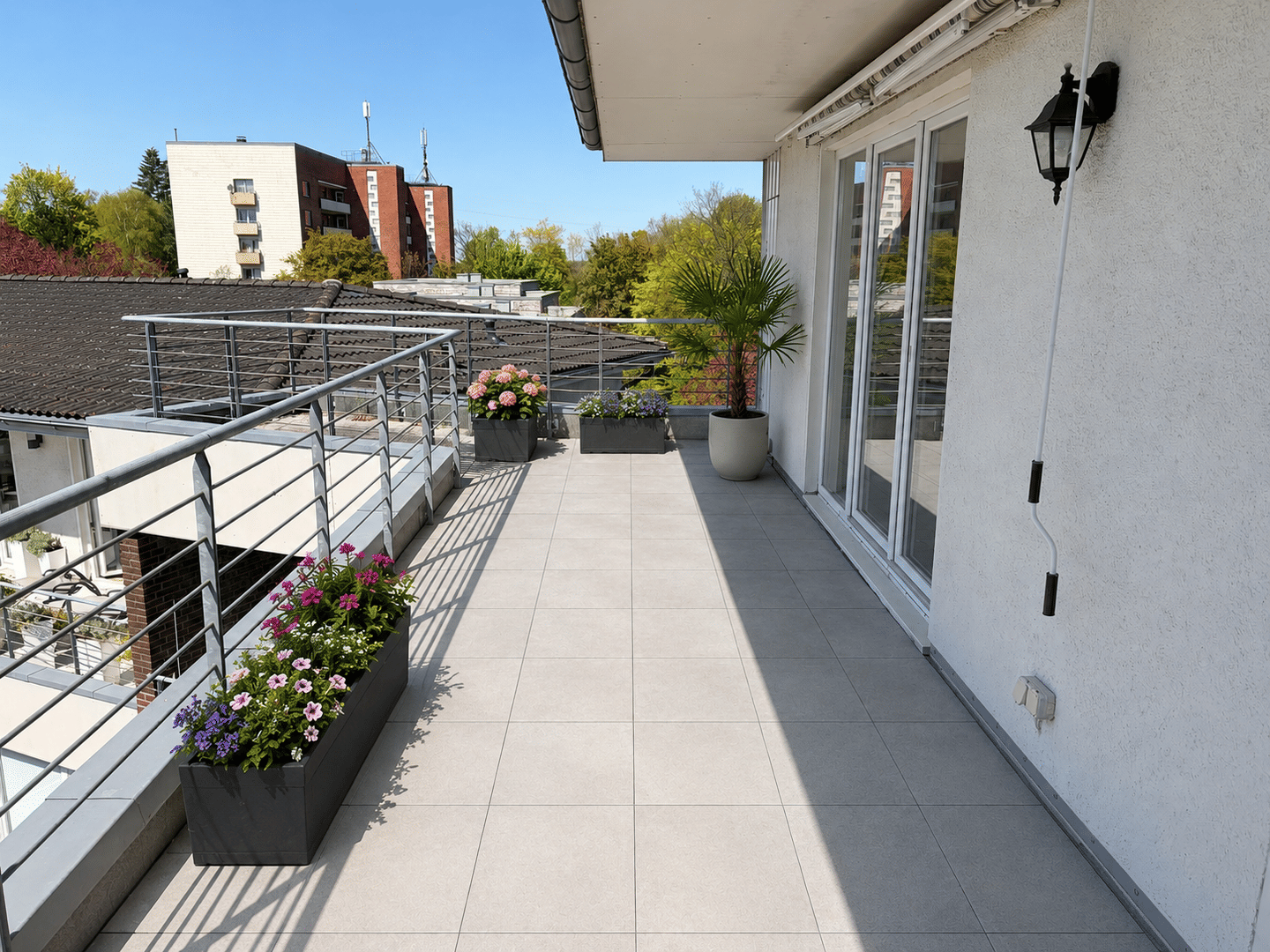 Dachgeschosswohnung (2 Zi.) mit großer Dachterrasse von privat – Hamburg – Vorschaubild 2
