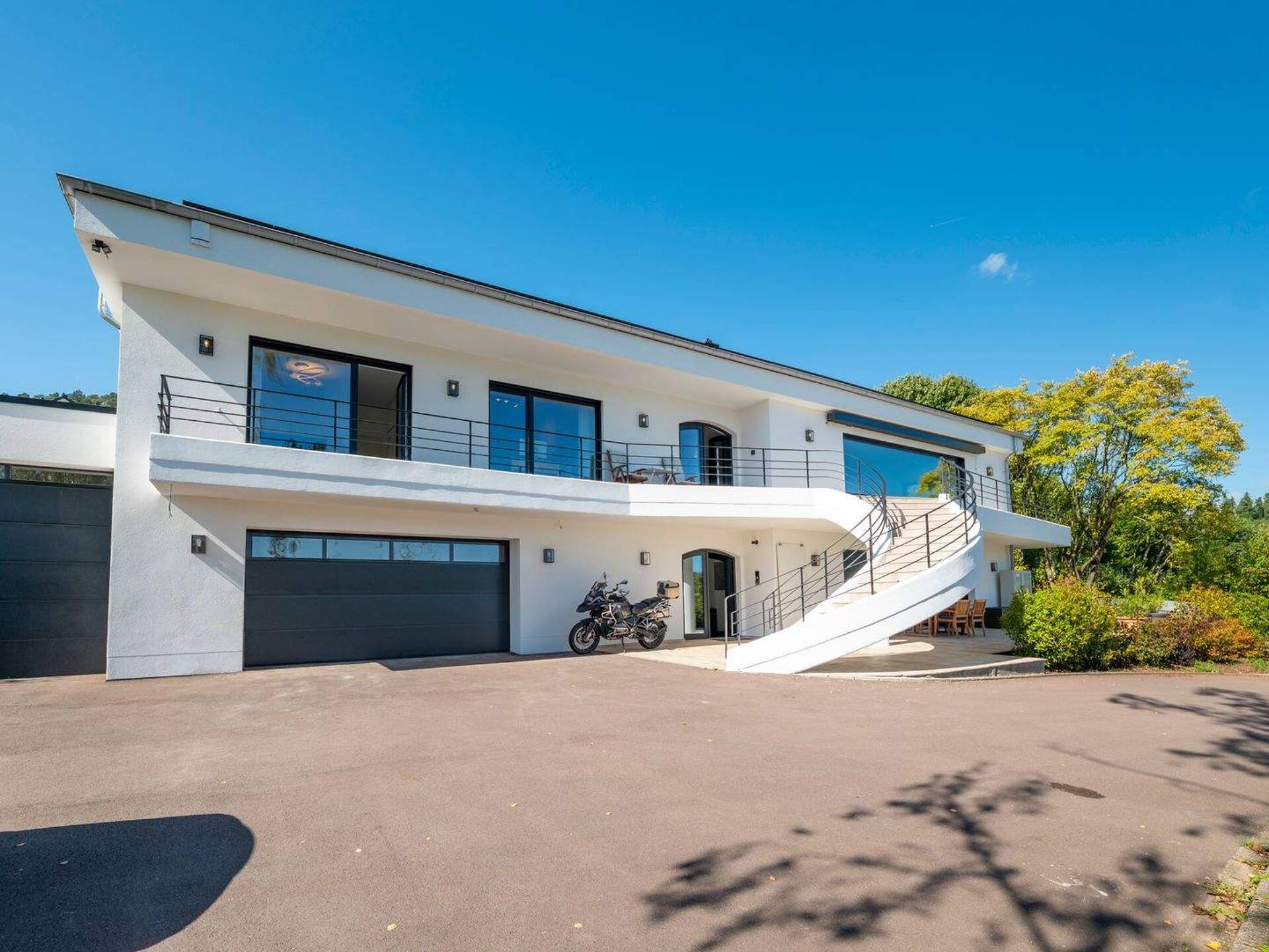 Villa in 54439 Saarburg mit 365 m² kaufen
