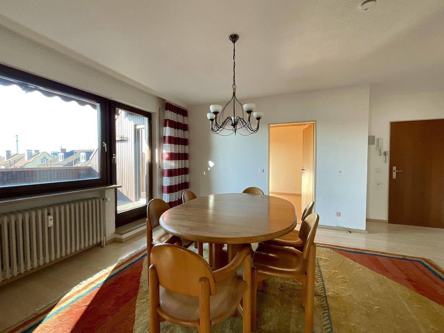 großzügige 3-Zimmer-Dachgeschosswohnung mit Terrasse – Augsburg – Vorschaubild 4