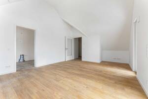 Stilvolle Dachgeschosswohnung mit Balkon in begehrter Lage Poppenbüttel – 22399 Hamburg – Vorschaubild 9