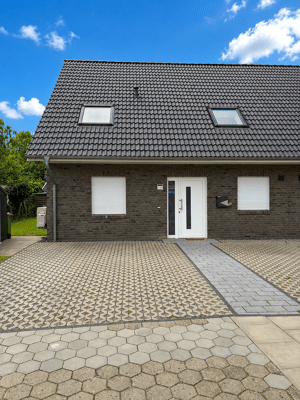 Moderne Neubau-Doppelhaushälfte mit 125 m2 in Lurup – Garten, Terrasse, 2 Stellplätze – 22549 Hamburg – Vorschaubild 2