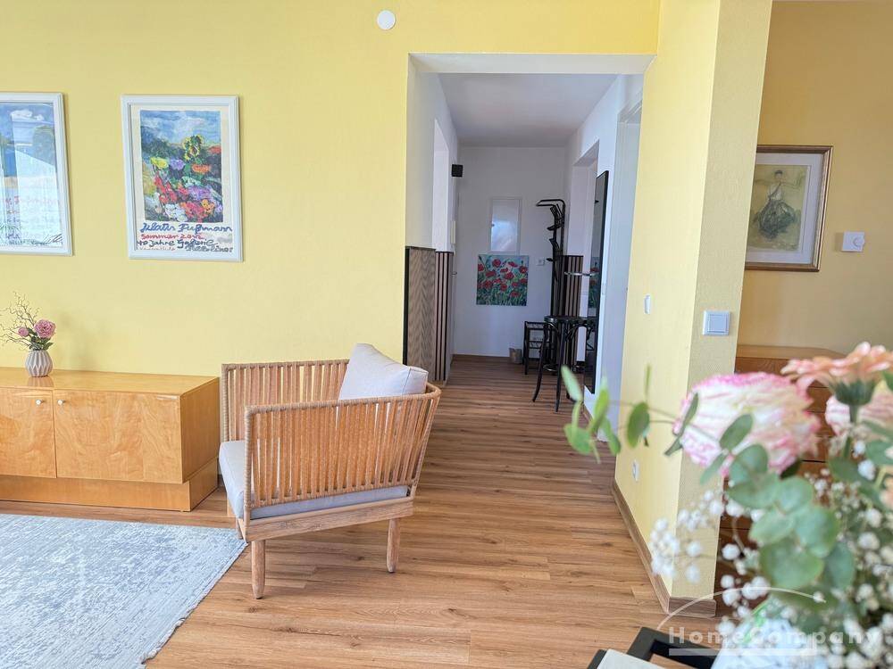 27745 HomeCompany Dresden Möbliert/Furnished 2,5-Zimmer-Wohnung mit Balkon und Terrasse in Dresden-Wachwitz max. 2 Personen! – Dresden – Vorschaubild 3